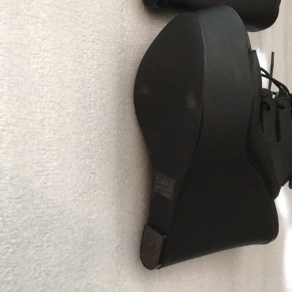 Nasty Gal Shoe Cult Wedge Heels - Picture 4 of 7